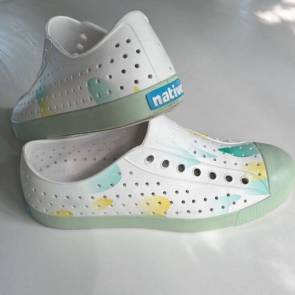 Native Jefferson Slip On Water Spring Summer Shoes Mens 10 Womens 12 - Picture 1 of 10